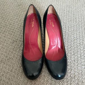 Kate Spade heel. Navy blue.